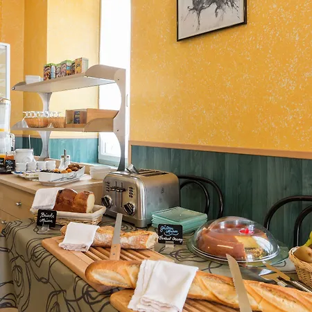 Du Cheval Blanc Hotel Beaumont-Pied-de-Boeuf (Sarthe)