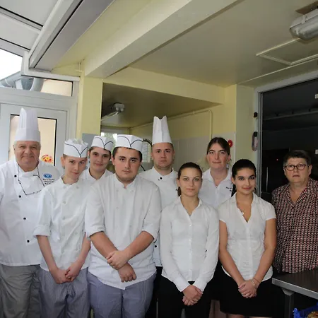 Hotel Du Cheval Blanc 3*