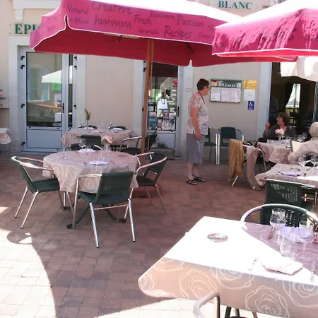 Hotel Du Cheval Blanc 3*