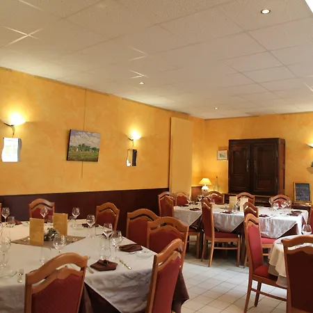 Du Cheval Blanc Hotel Beaumont-Pied-de-Boeuf (Sarthe)