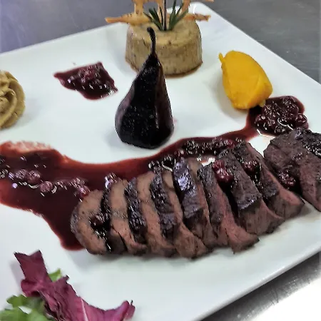 Du Cheval Blanc Hotel 3*