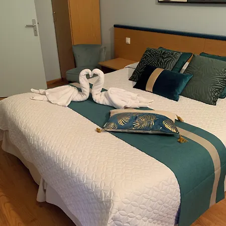 Du Cheval Blanc Hotell Beaumont-Pied-de-Boeuf (Sarthe)