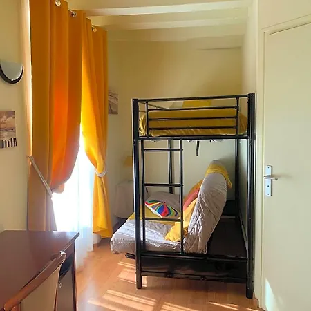 Du Cheval Blanc Hotel 3*