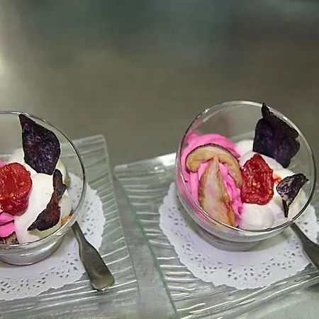 Du Cheval Blanc Hotel 3*