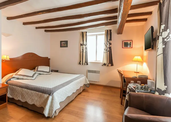 Du Cheval Blanc 3* Beaumont-Pied-de-Boeuf (Sarthe)