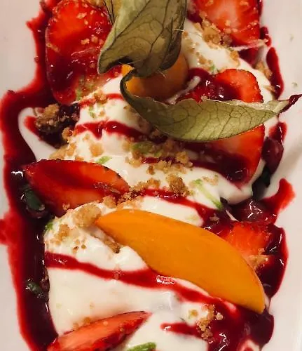 Du Cheval Blanc Hotel 3*